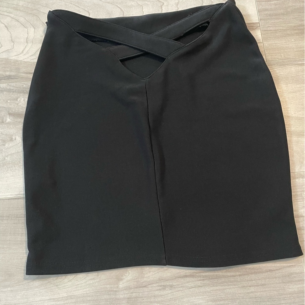 TOBI Black Bodycon Style Mini Skirt With Crisscross Cut Out Detail- Size Small - Picture 3 of 11